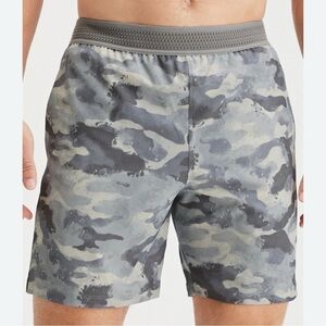 Fabletics Men's M Medium The Fundamental Short Athletic Camouflage Print Gray